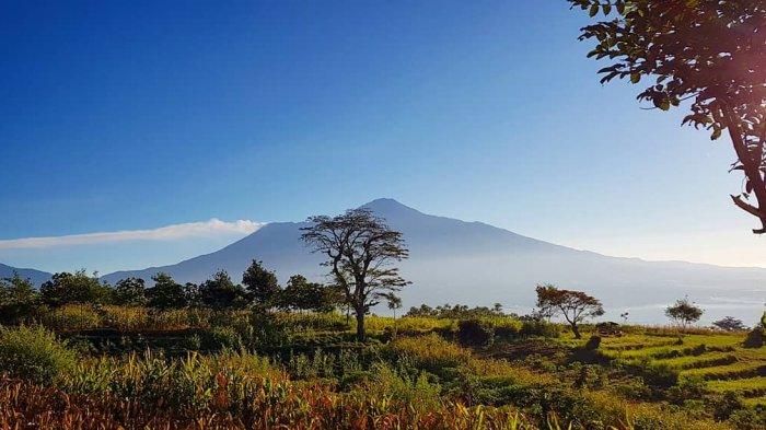 Hiking Gunung Panderman